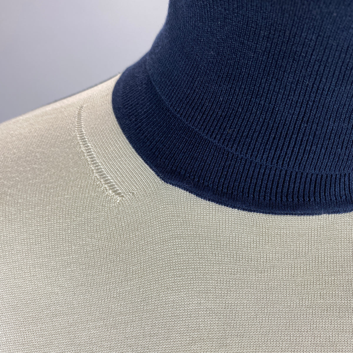Burberry Ivory & Bottle Green Silk & Cashmere Sweater S