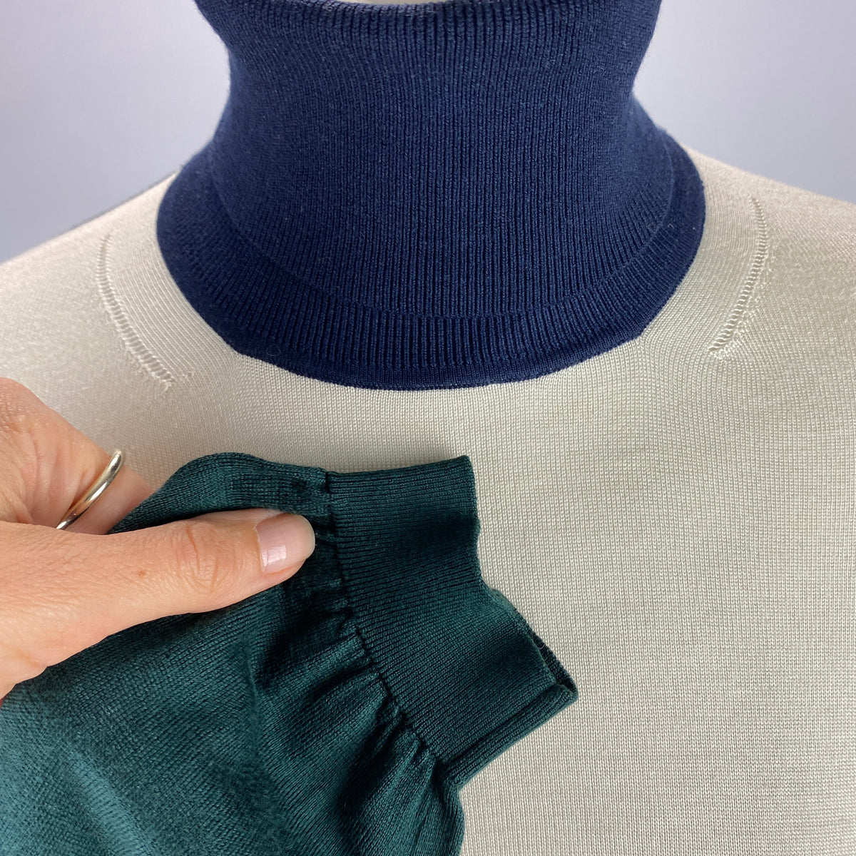 Burberry Ivory & Bottle Green Silk & Cashmere Sweater S