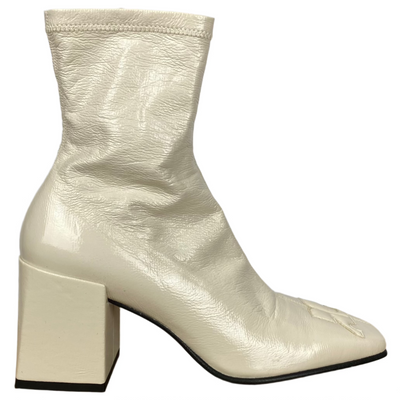 Courreges £760 Cream Wet Look Square Toe Re-Edition Ankle Boots 38