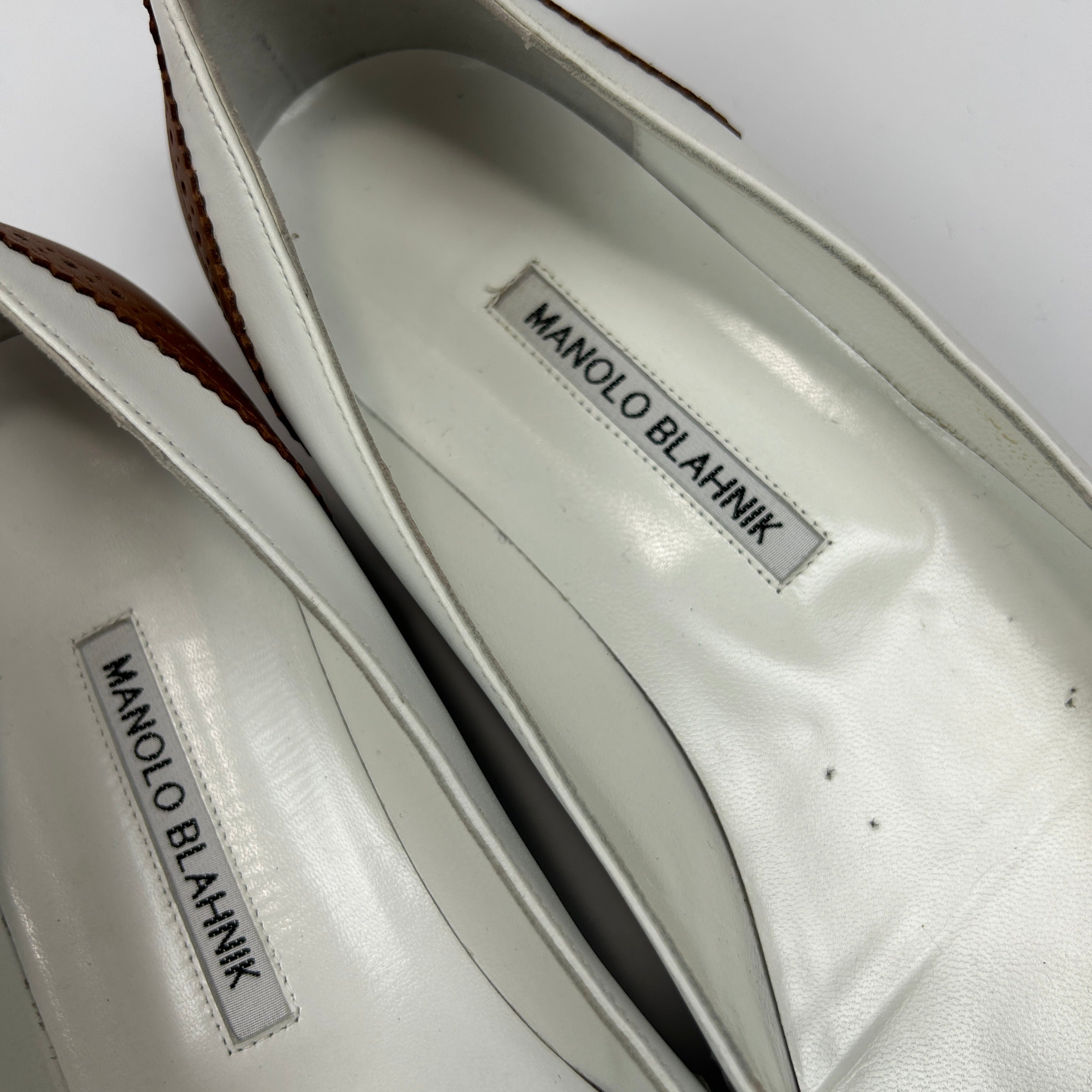 Manolo Blahnik £615 Tan & White Brogue Flats 40.5