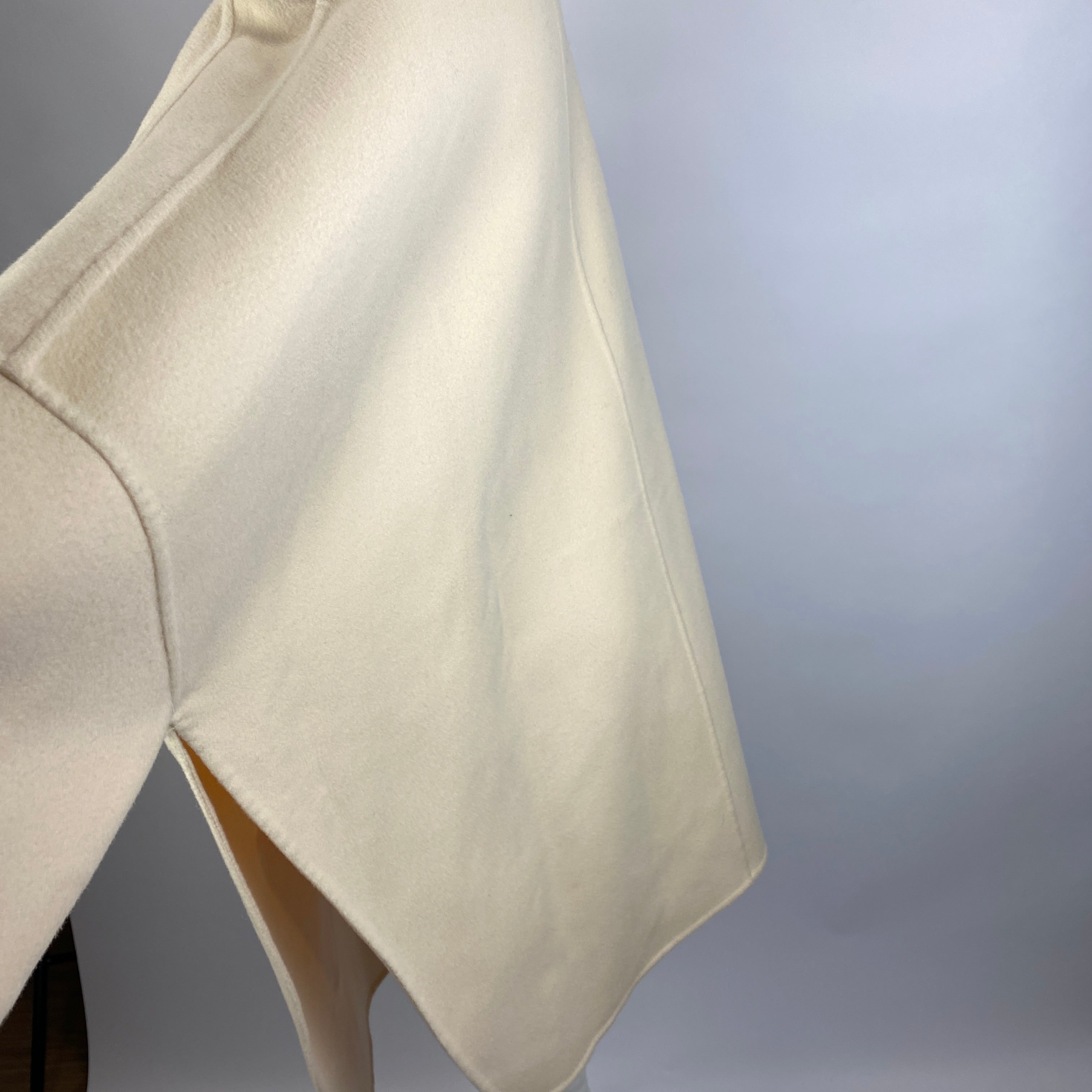 Loro Piana £4000 Cream Cashmere Poncho Jacket O/S