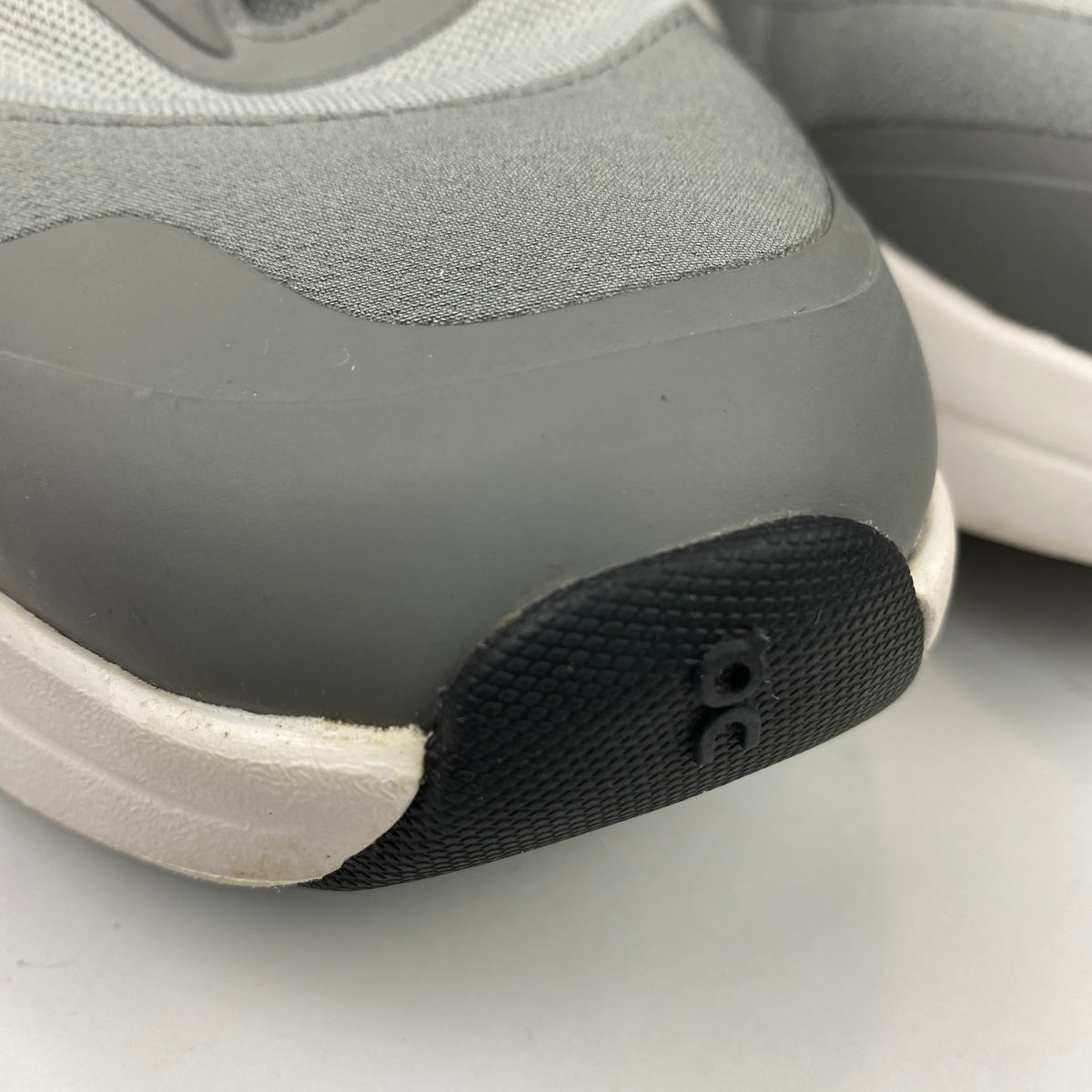 On x Loewe £340 Grey Cloudtilt 2.0 Trainers 40
