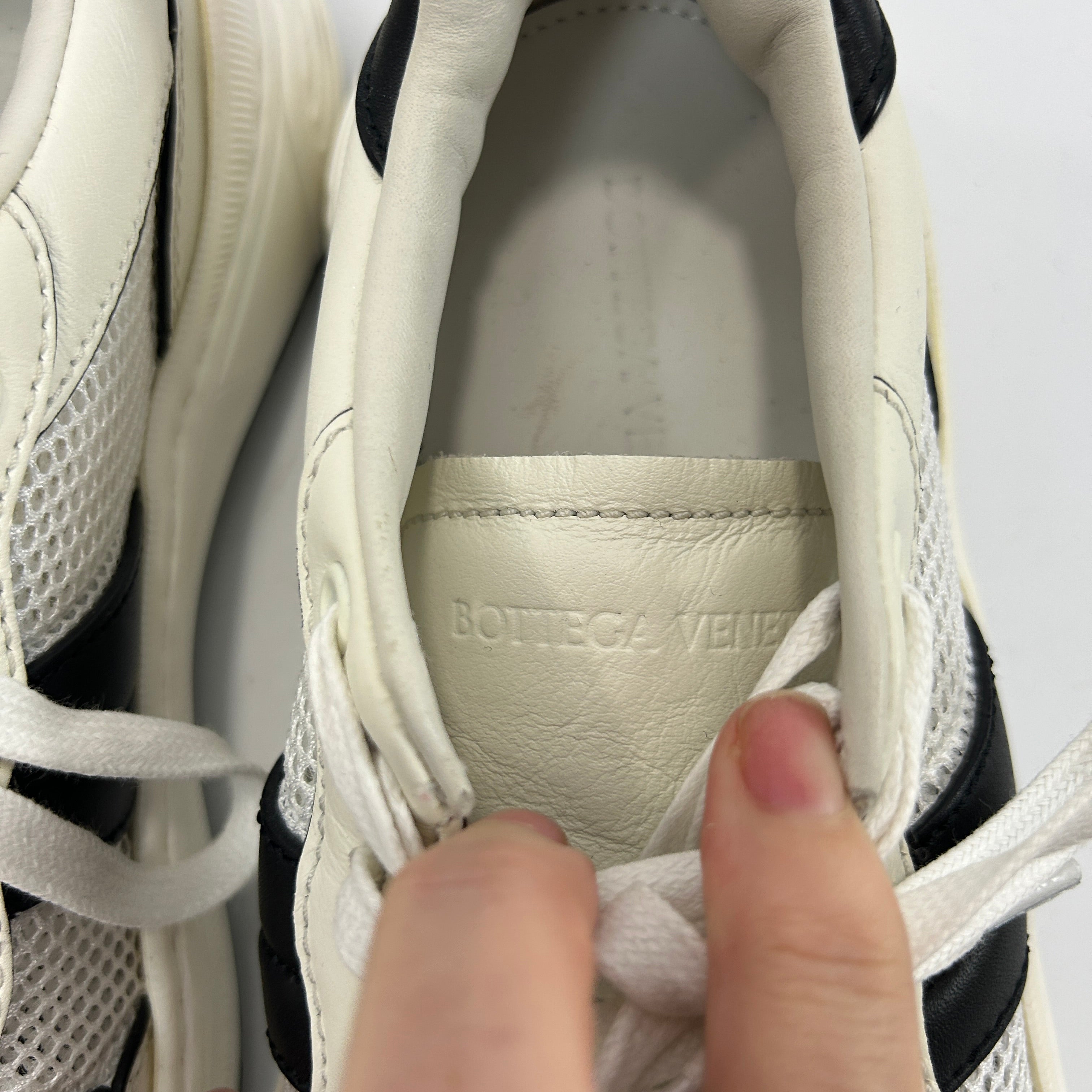 Bottega Veneta Cream & Black Leather Trainers 37/38