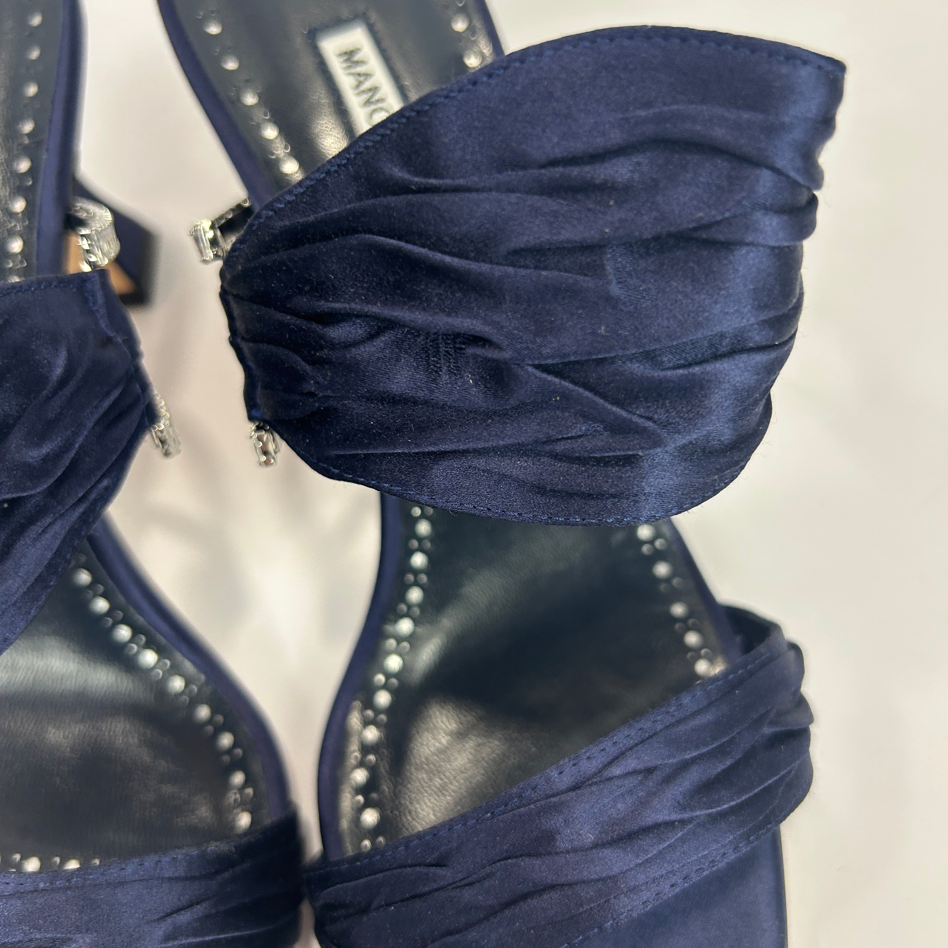 Manolo Blahnik New £975 Navy Satin Chinap Mules 39