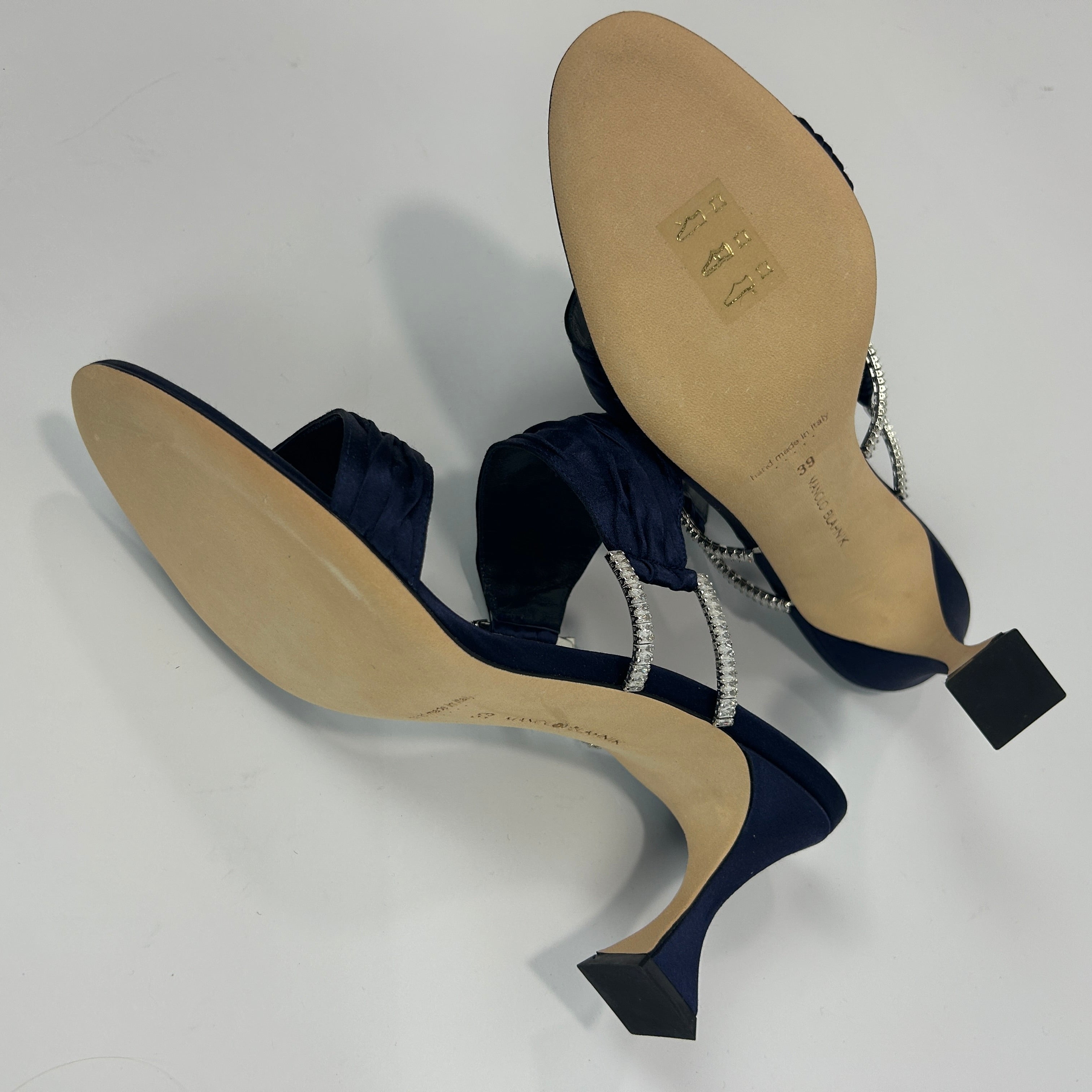 セブリン　MANOLO BLAHNIK ミュール　サイズ 39 Manolo Blahnik New £975 Navy Satin Chinap Mules 39