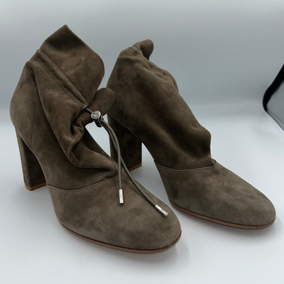 Gianvito Rossi $1000 Mushroom Suede Drawstring Ankle Boots 38.5