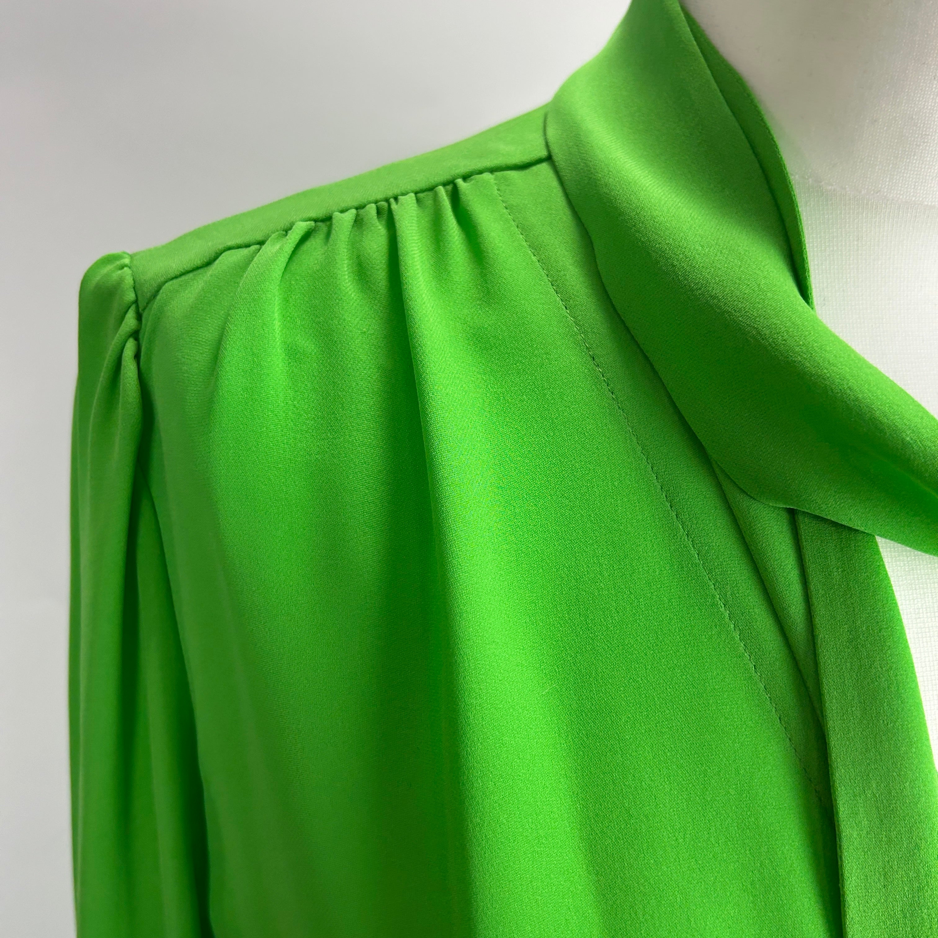 Emilio Pucci New Emerald Silk Pussybow Blouse L
