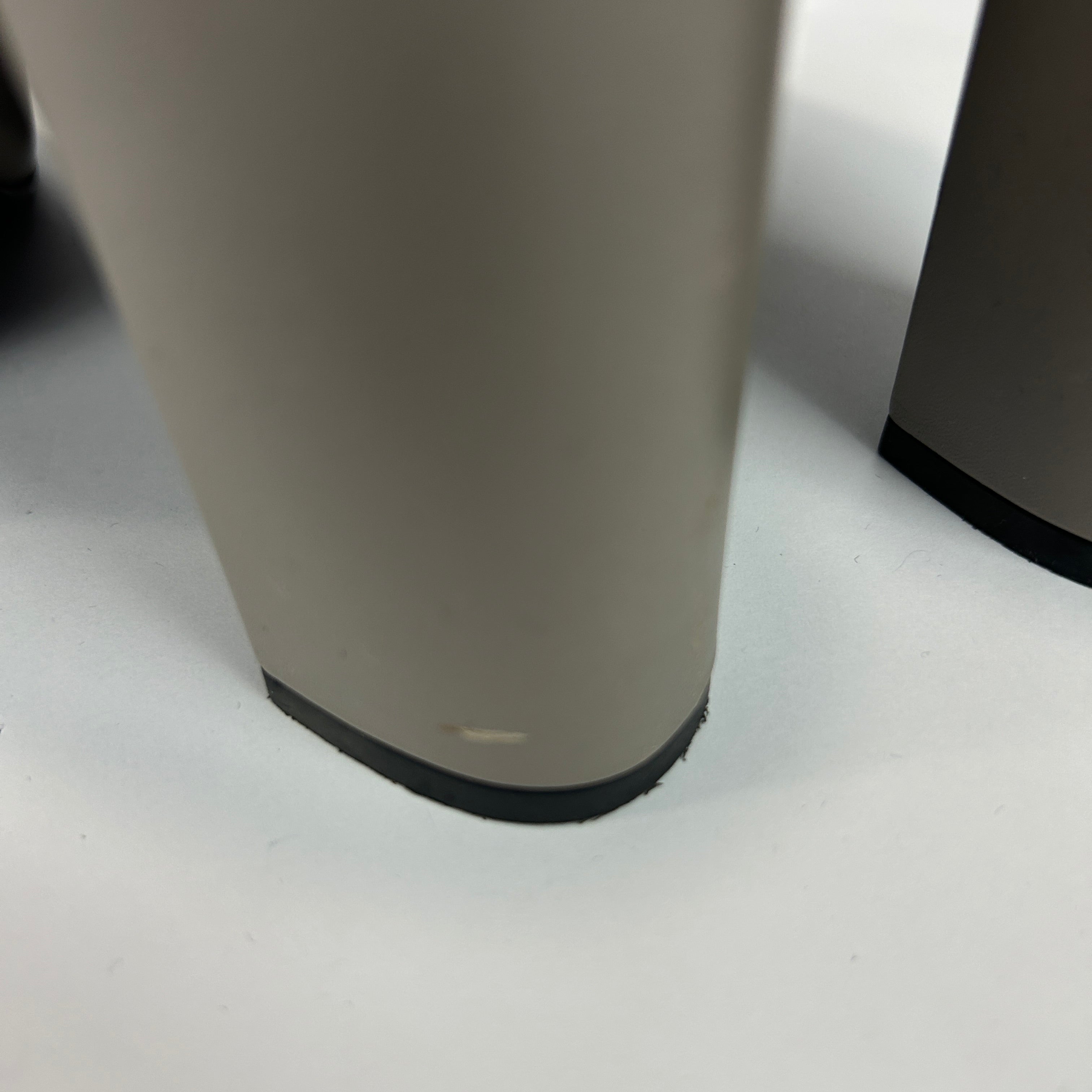 Gucci Pale Grey Silver Horsebit Pumps 39