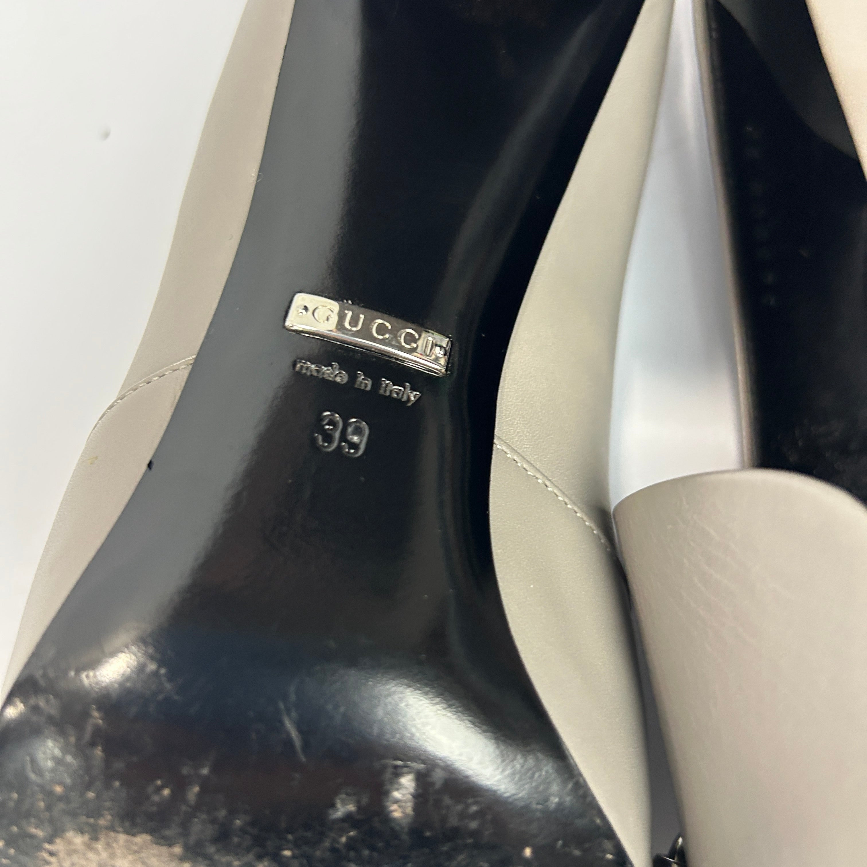 Gucci Pale Grey Silver Horsebit Pumps 39