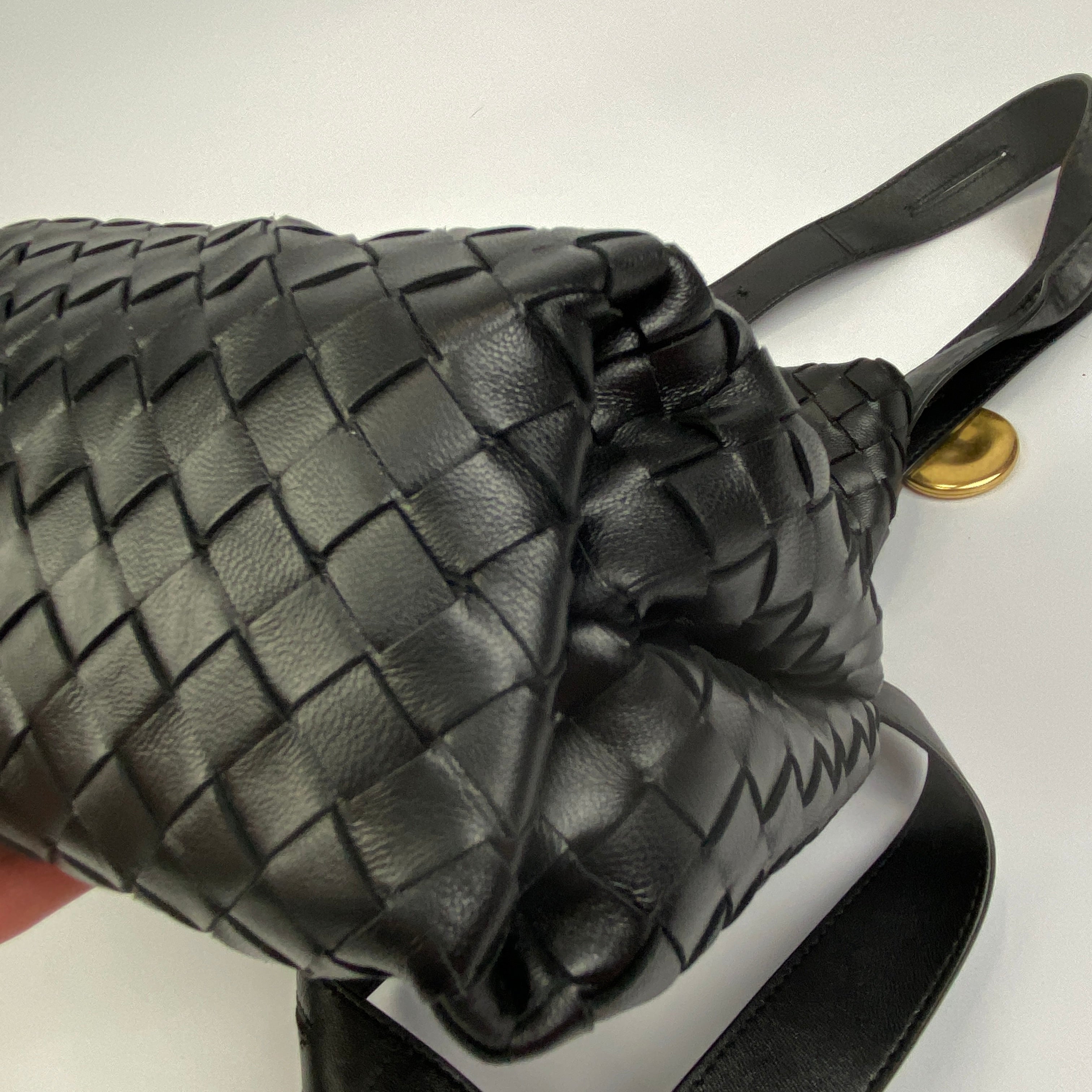 Bottega Veneta New £2285 Black Intrecciato The Fold Crossbody Bag