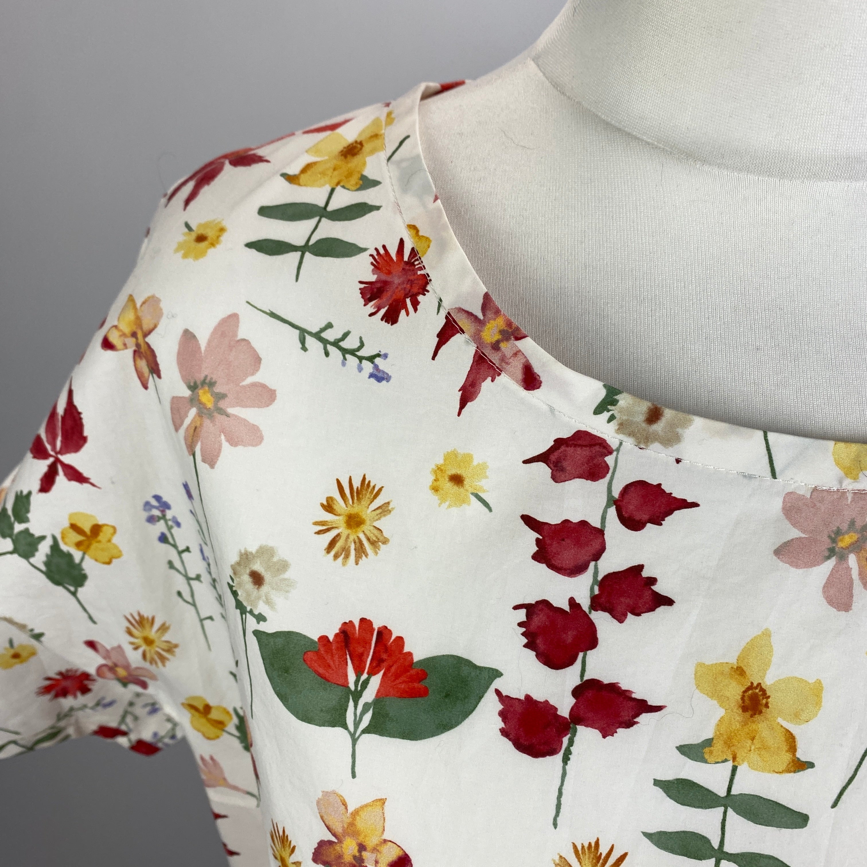 Weekend Max Mara White Garden Party Top L