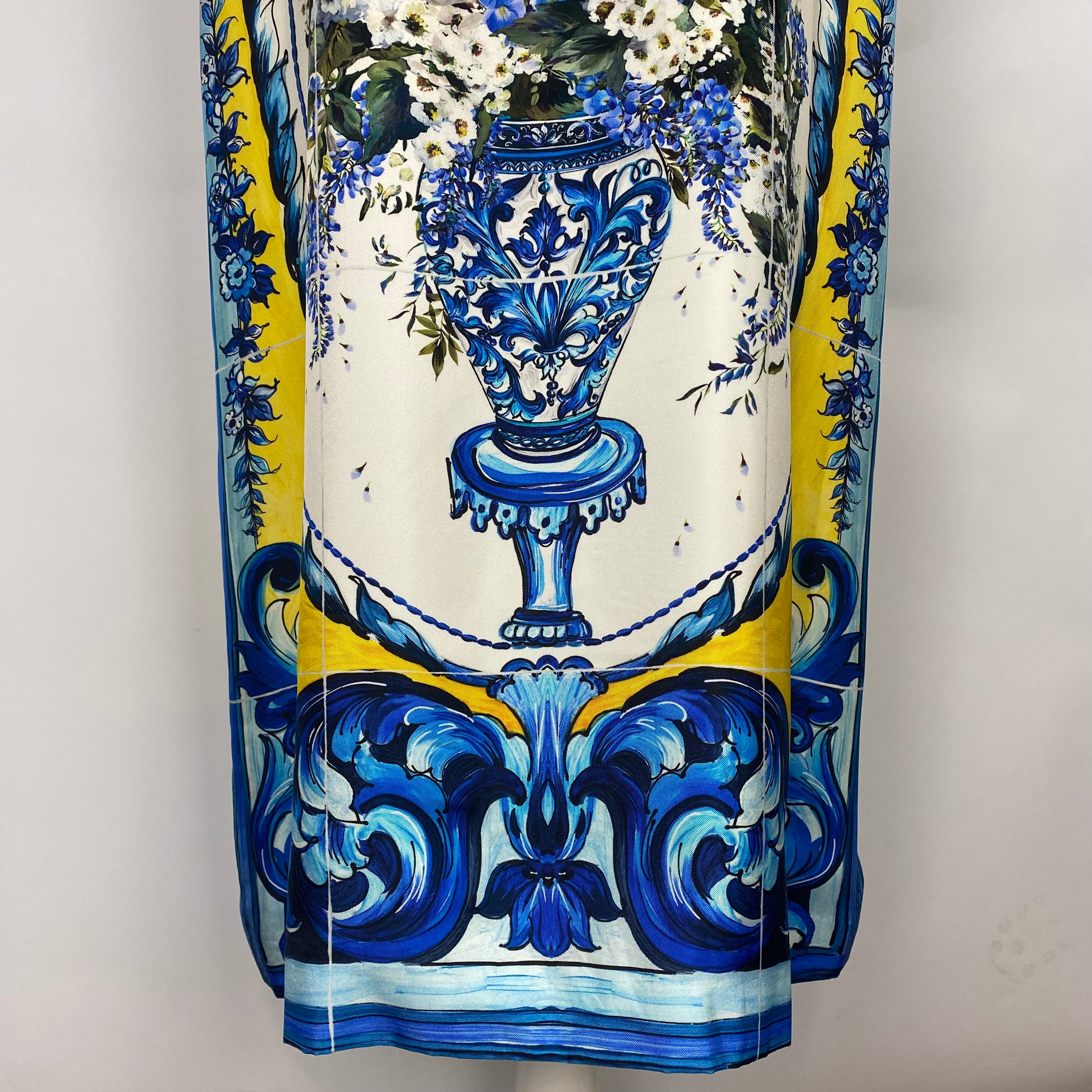 Dolce & Gabbana £1600 Blue Yellow & Ivory Print Silk Shift Dress M