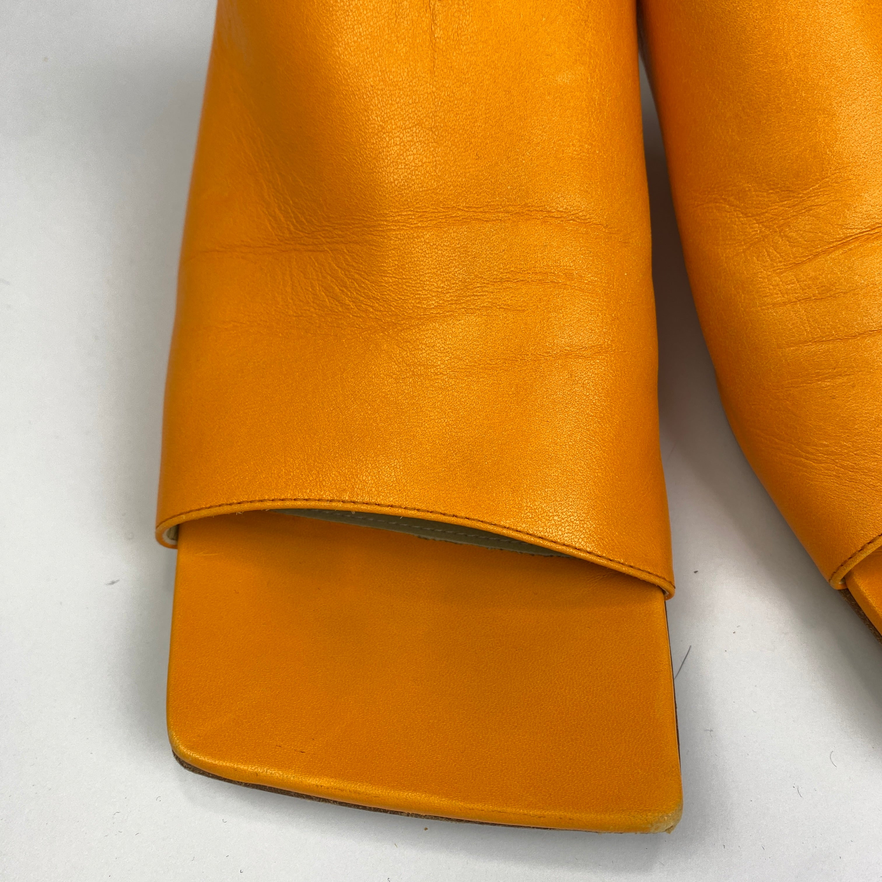 Bottega Veneta £870 Tangerine Kitten Heel Stretch Mules 39