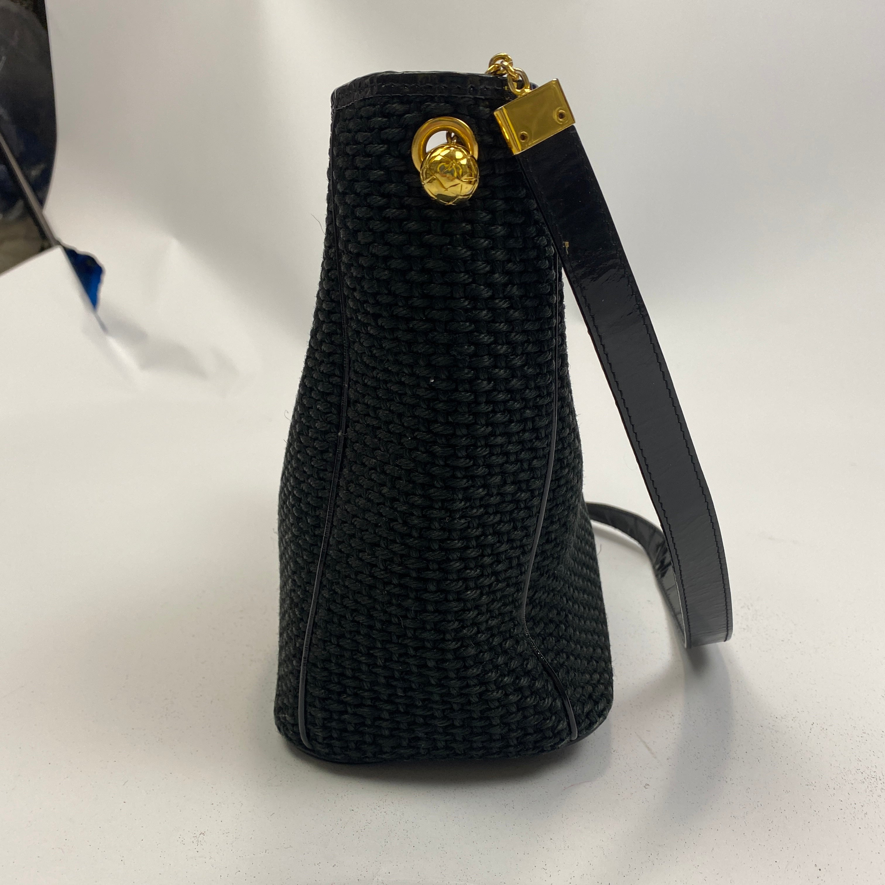 Bottega Veneta Vintage Black Woven Shoulderbag