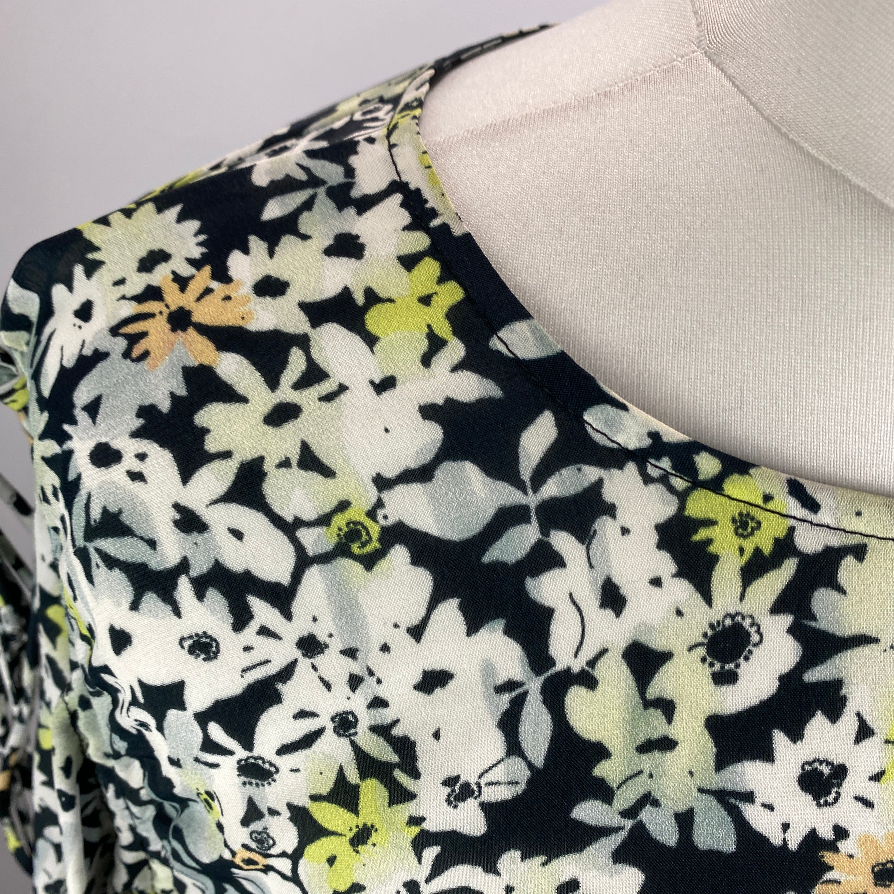 See By Chloe Black & Mint Floral Silk Print Ruffle Top XL