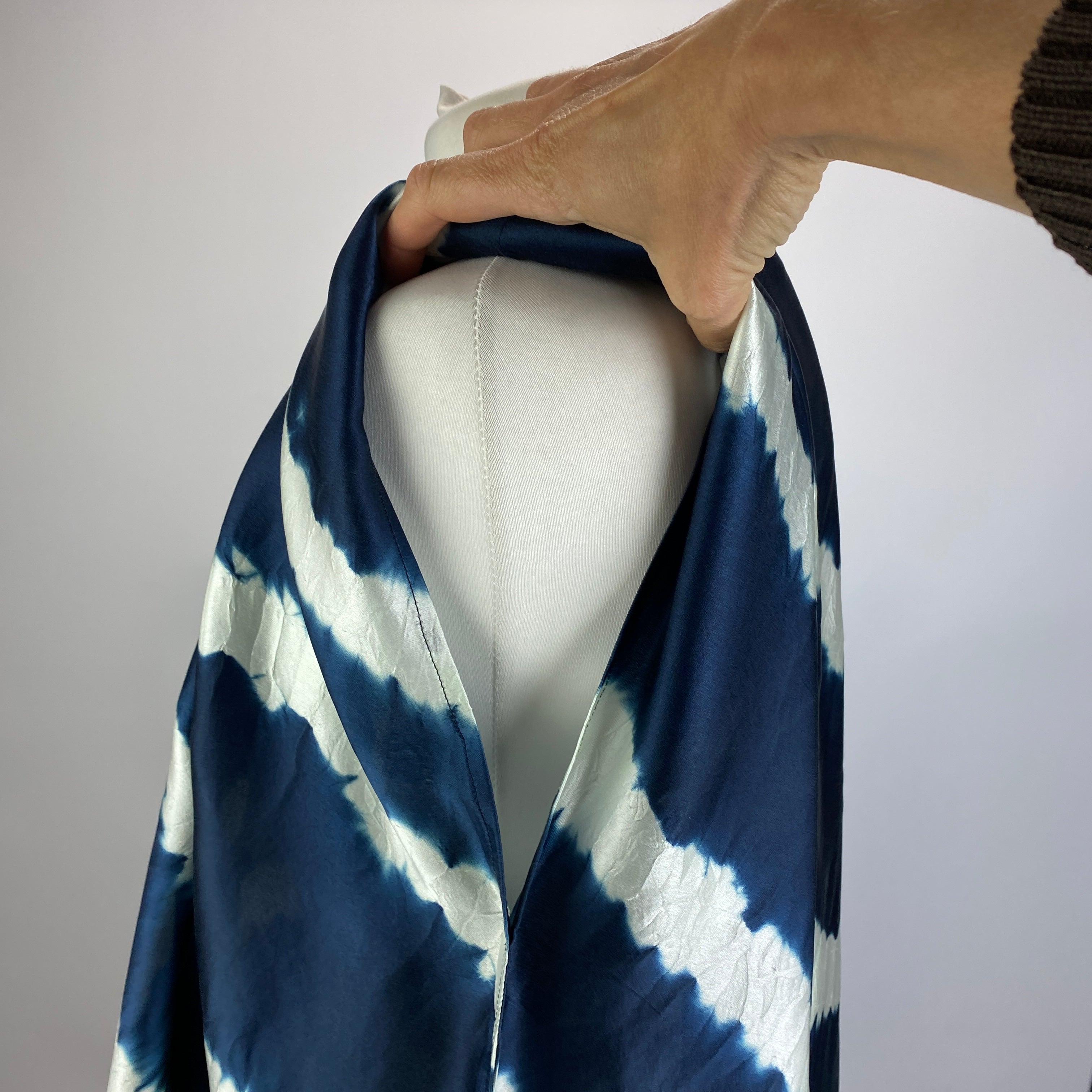 Eskander New £700 Navy & Cream Tie Dye Kimono Silk Coat O/S