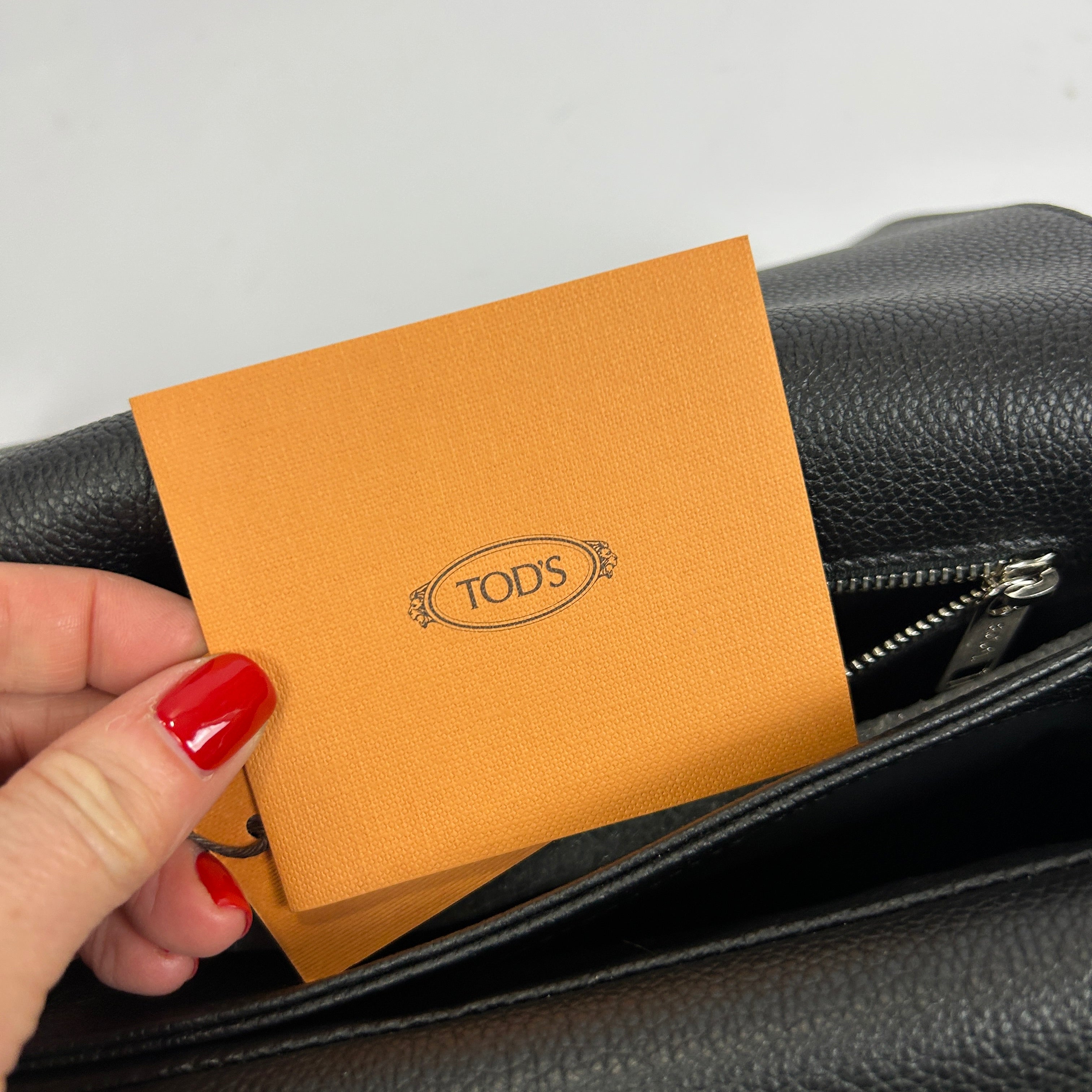 Tods New £1152 Black Pebbled Calfskin Crossbody Bag