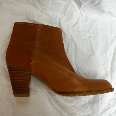 Stuart Weitzman Camel Western Ankle Boots 42