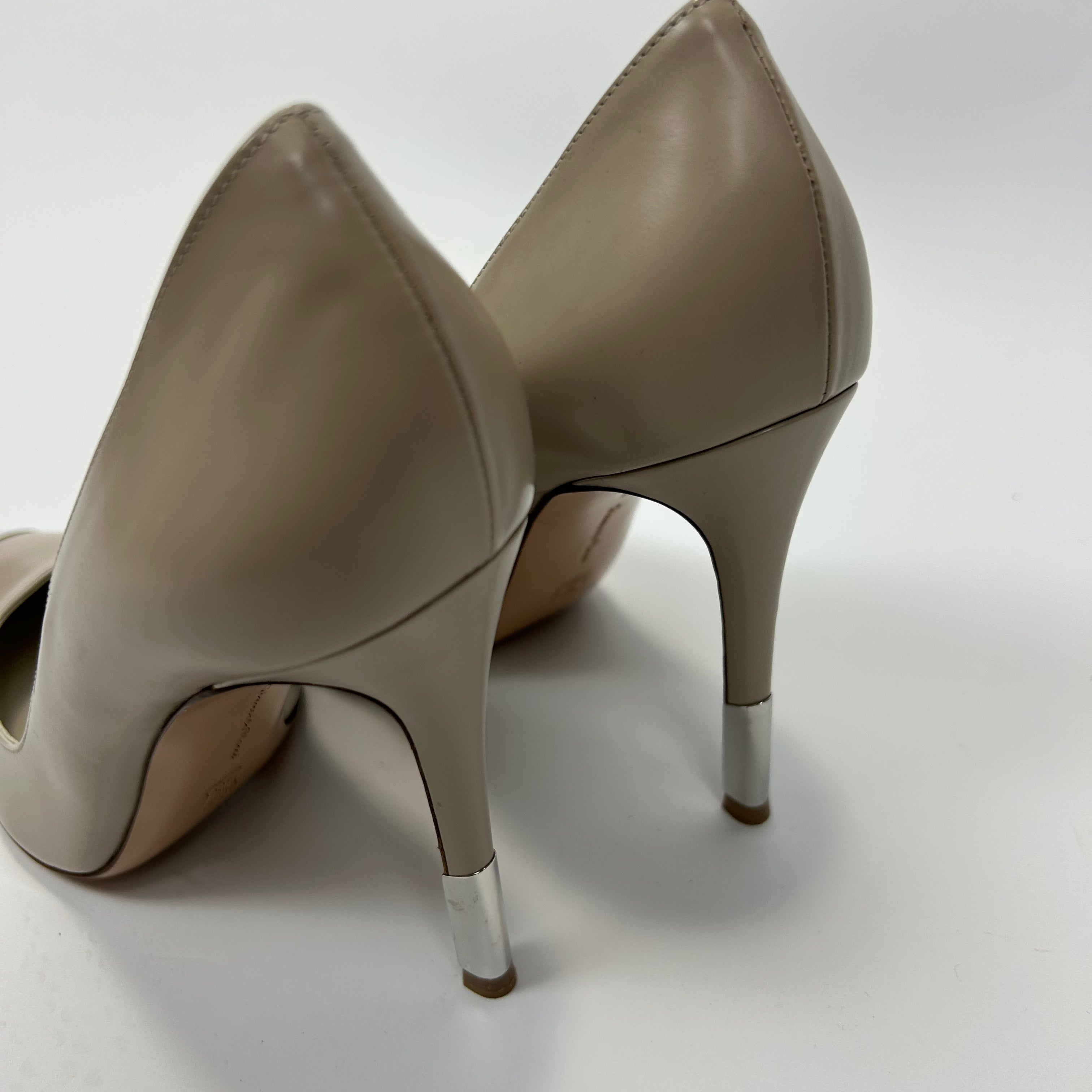 Gianvito Rossi New £730 Greige Leather Silver Toecap Heels 38.5