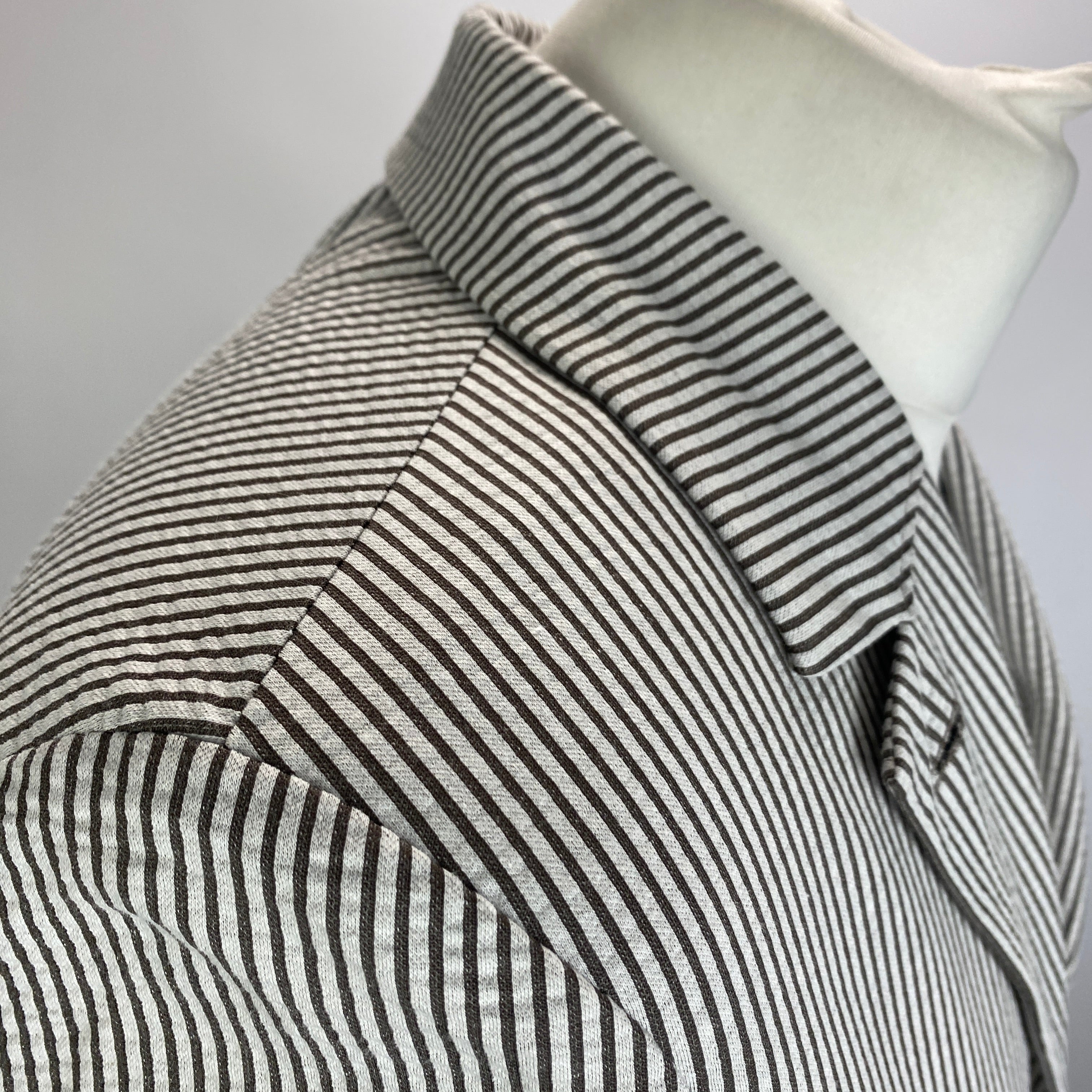 Harris Wharf £300 Olive & Pearl Stripe Seersucker Blazer S