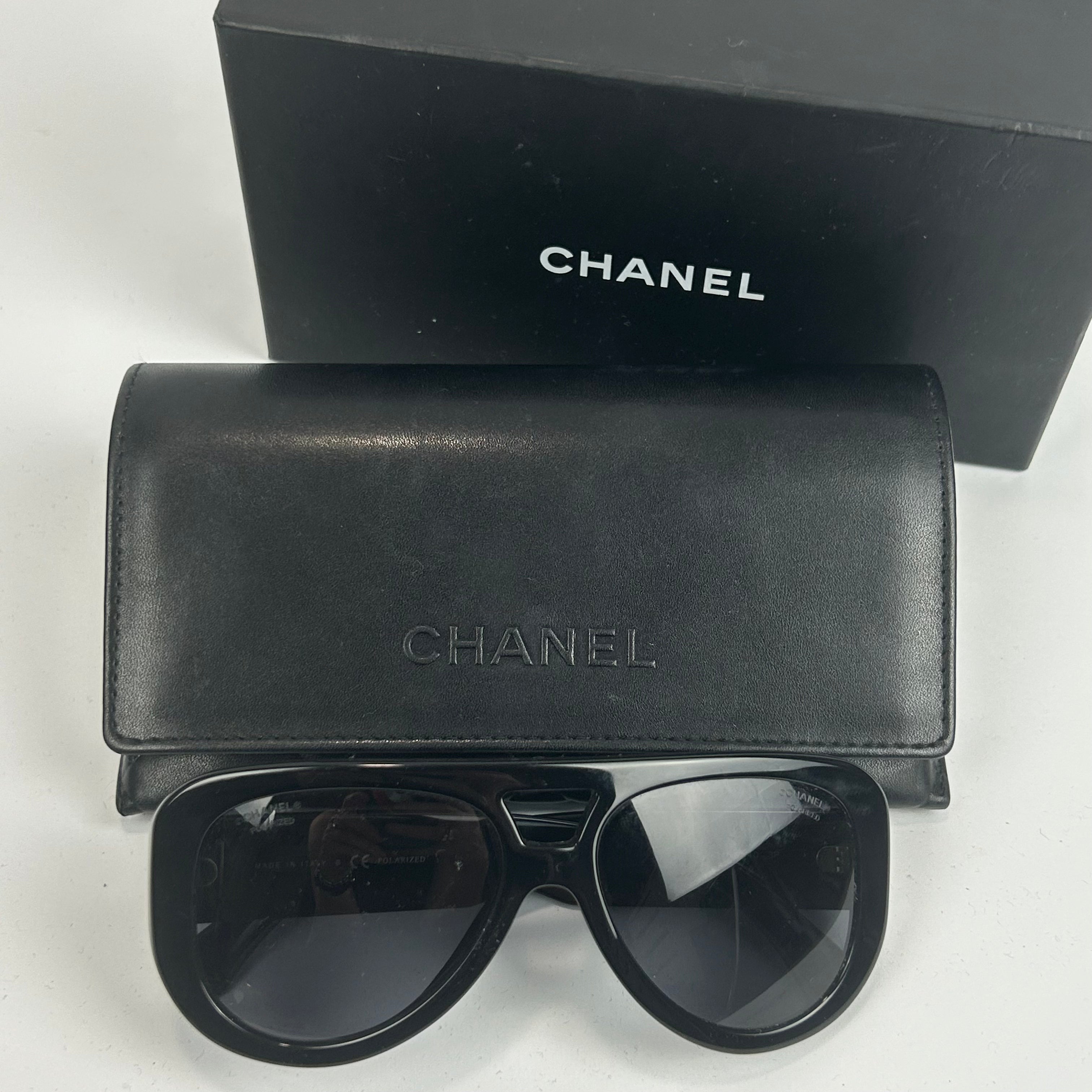 Chanel Black Resin Pilot's Sunglasses 5423-B